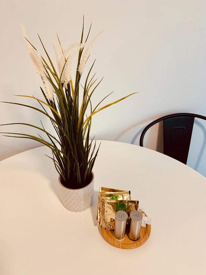 Gaestehaus Zur Uni Klinik Exklusives Apartment Mit Kueche Und Badezimmer Homburg  Bagian luar foto