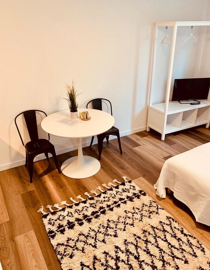 Gaestehaus Zur Uni Klinik Exklusives Apartment Mit Kueche Und Badezimmer Homburg  Bagian luar foto